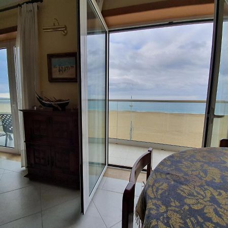 Nazare Apartamento Em Frente Ao Mar Eksteriør billede