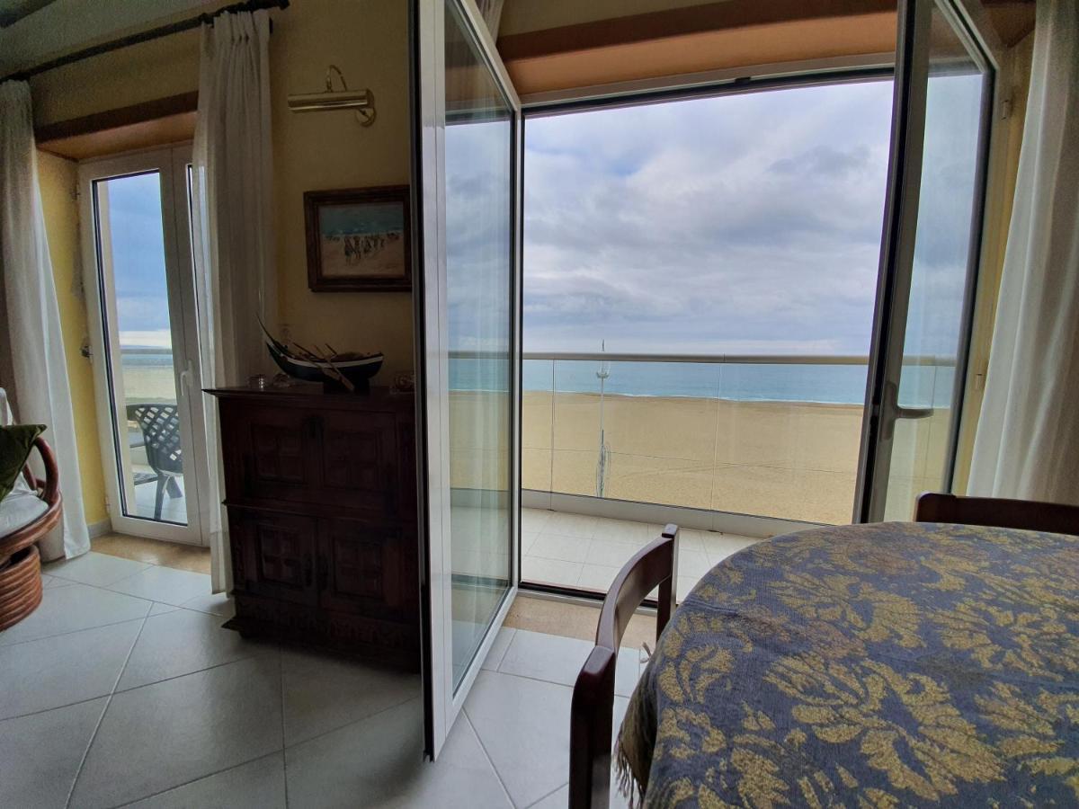 Nazare Apartamento Em Frente Ao Mar Eksteriør billede